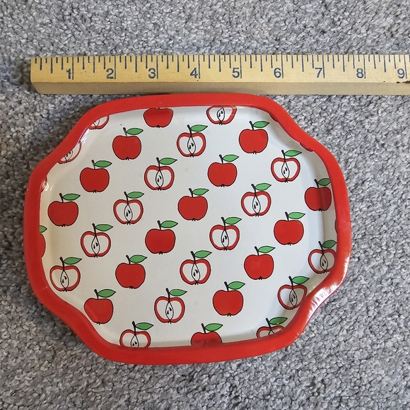Vintage Tin Small Apple Serving Plates Set of 4 - Picture 5 of 5